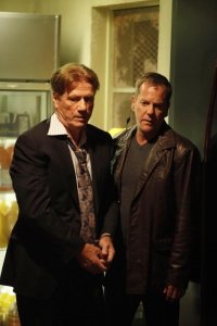 24 – S08E09 – Day 8: 12:00 a.m.-1:00 a.m.