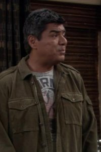 George Lopez – S06E03 – George Nieces a New Media Room