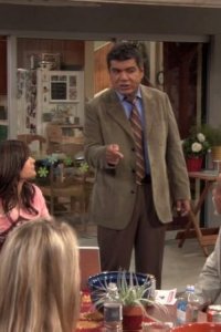George Lopez – S06E09 – George Joins the Neighborhood Wha-tcha and Raises the Vigil-ante