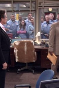 George Lopez – S06E18 – George Decides to Sta-Local Where It’s Familia