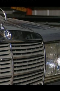 Wheeler Dealers – S01E09 – Mercedes-Benz W123 230E Part 1