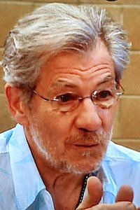 Extras – S02E05 – Sir Ian McKellen