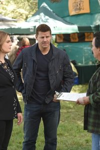 Bones – S12E06 – The Flaw in the Saw