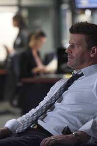 Bones – S12E07 – The Scare in the Score