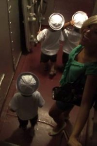 Jon & Kate Plus 8 – S05E11 – Battleship & Barber