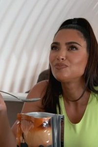 Keeping Up with the Kardashians – S20E04 – New Friends and the Bunker