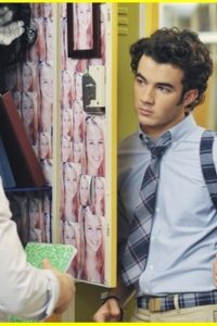 Jonas – S01E01 – Wrong Song