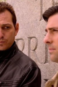 Bored to Death – S01E05 – The Case of the Lonely White Dove
