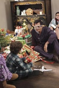 Modern Family – S01E10 – Undeck the Halls