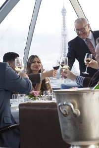 Modern Family – S11E13 – Paris