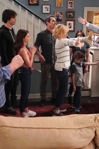 Modern Family – S11E18 – Finale: Part 2