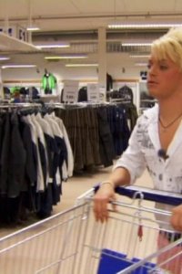 Ullared – S01E01 – Kjell och Rose-Marie kommer till Ullared