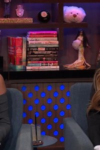 Watch What Happens Live with Andy Cohen – S22E08 – Lisa Barlow & Chrishell Stause