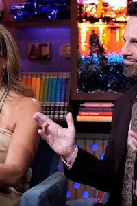 Watch What Happens Live with Andy Cohen – S22E93 – Hoda Kotb & Mario Cantone