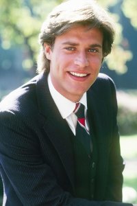 Dynasty – S01E01 – Oil: Part 1