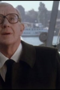 Smiley’s People – S01E04 – The Rogue Elephant