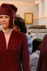 Murphy Brown – S01E15 – Mama Said