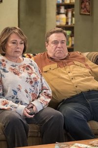 Roseanne – S10E03 – Roseanne Gets the Chair