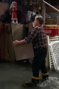 Roseanne – S10E09 – Knee Deep