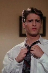 Beverly Hills, 90210 – S01E08 – The 17 Year Itch