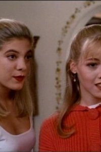 Beverly Hills, 90210 – S01E15 – A Fling in Palm Springs