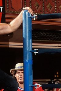 WWE Raw – S01E32 – Dirty Water