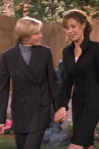 Ellen – S05E13 – The Funeral
