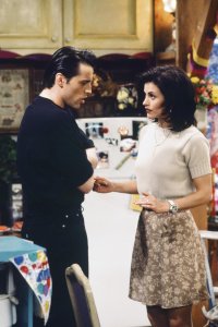 Friends – S01E24 – The One Where Rachel Finds Out