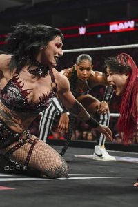 WWE Raw – S33E13 – Bedlam breaks out