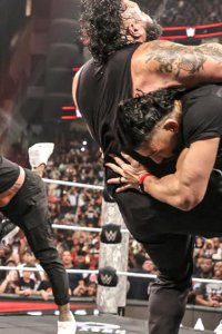 WWE Raw – S33E29 – Chaos in Houston