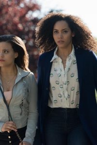 Charmed – S01E02 – Let This Mother Out