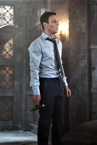 Charmed – S01E19 – Source Material
