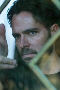Who Killed Sara? – S01E01 – No fue un error