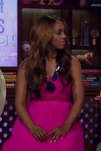 Blood Sweat and Heels – S01E10 – Reunion Show