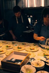 Knife Edge: Chasing Michelin Stars – S01E03 – I love watching a train wreck