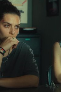 Qui sème le vent – S01E05 – Parle-moi