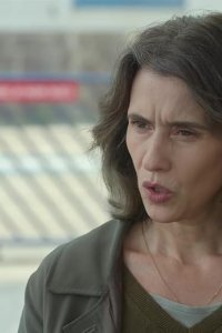 Sara: La donna nell’ombra – S01E01 – Episode 1