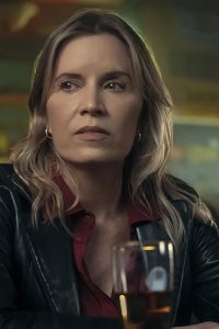 The Better Sister – S01E08 – They’re in Their World
