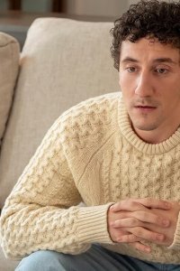 Adults – S01E07 – Annabelle