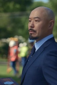 Your Friends & Neighbors – S01E05 – This Tourist Has Balls