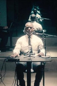 Paradise – S01E02 – Sinatra