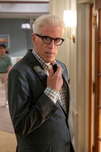 A Man on the Inside – S01E02 – The Man Who Knew Too Much About Bridges