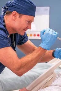 St. Denis Medical – S01E01 – Welcome to St. Denis