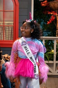 Wizards Beyond Waverly Place – S01E04 – Something Wizard This Way Comes
