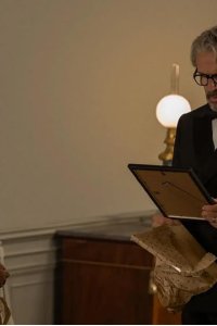 La Maison – S01E06 – Message in a Bottle