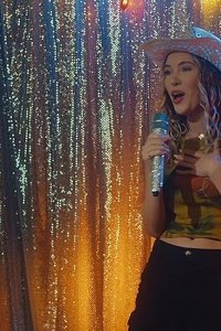 The Chicken Sisters – S01E04 – It’s the Drop, Y’all!