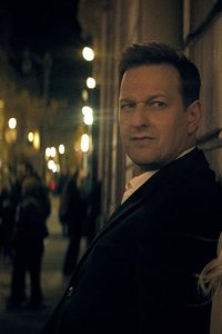 The Veil – S01E03 – The Asset