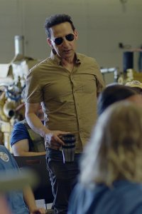 The Trades – S01E04 – The Labour Day Parade