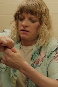 The Trades – S01E07 – The Piss Test