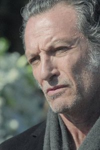 Mano de hierro – S01E08 – Cuestión de sangre